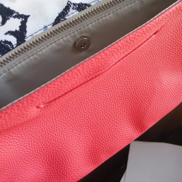 Thirty One Crossbody Bag - Picture 8 of 16